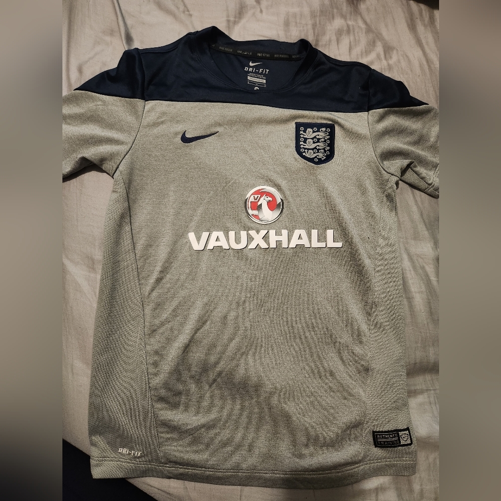 Nike Soccer Dri-Fit Shirt Youth Size Medium